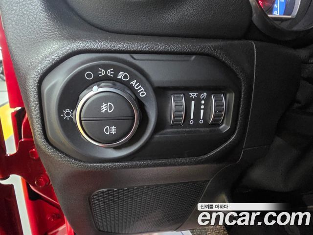 Jeep Wrangler 2019 — photo 11
