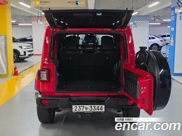 Jeep Wrangler 2019 — photo 18