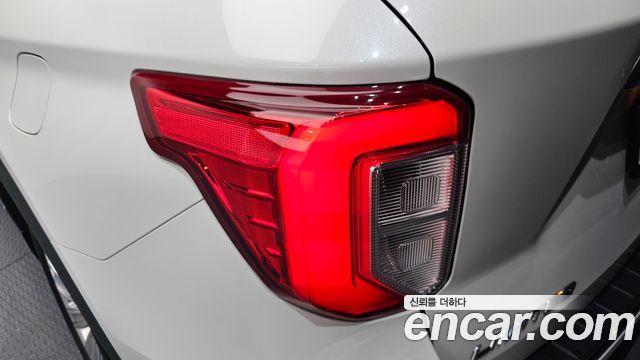 Ford Explorer 2020 — photo 9