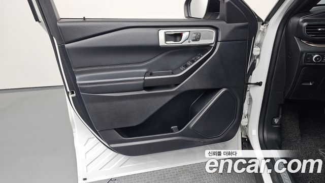 Ford Explorer 2020 — photo 14