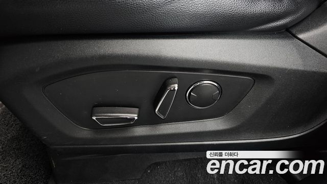 Ford Explorer 2020 — photo 31