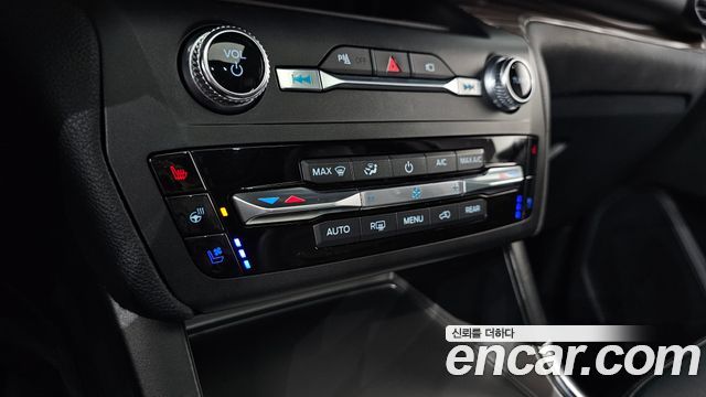 Ford Explorer 2020 — photo 32