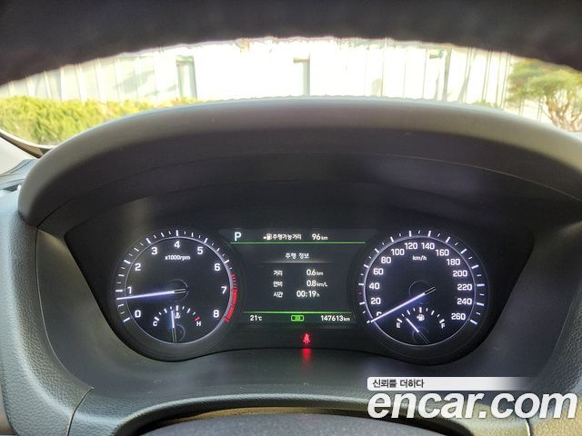 Genesis G80 2017 — photo 8