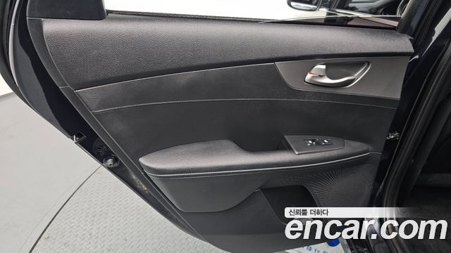 Kia K3 2019 — photo 15