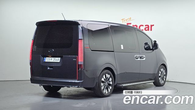 Hyundai Staria 2022 — photo 2