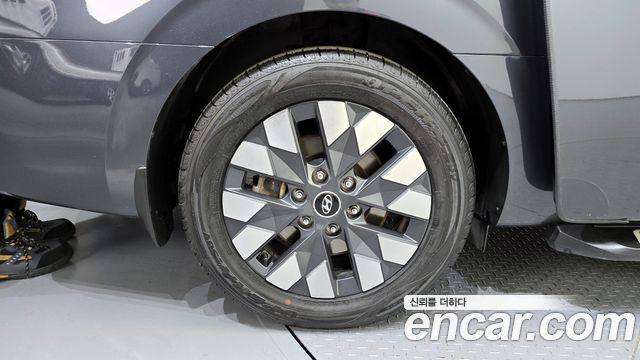 Hyundai Staria 2022 — photo 5