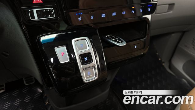 Hyundai Staria 2022 — photo 12