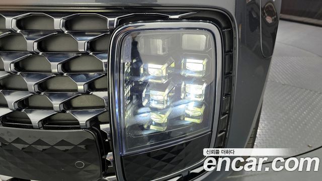 Hyundai Staria 2022 — photo 8