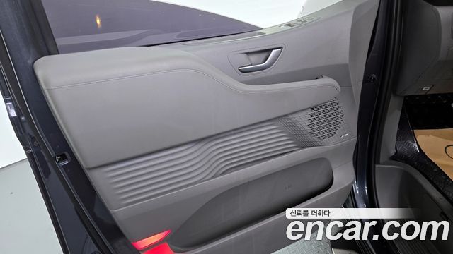 Hyundai Staria 2022 — photo 14