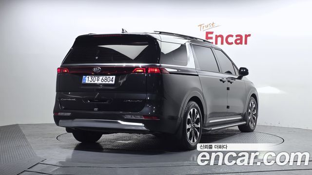 Kia Canival 2021 — photo 2