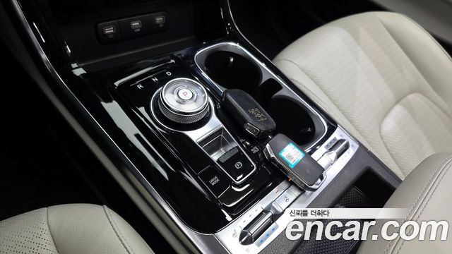 Kia Canival 2021 — photo 12