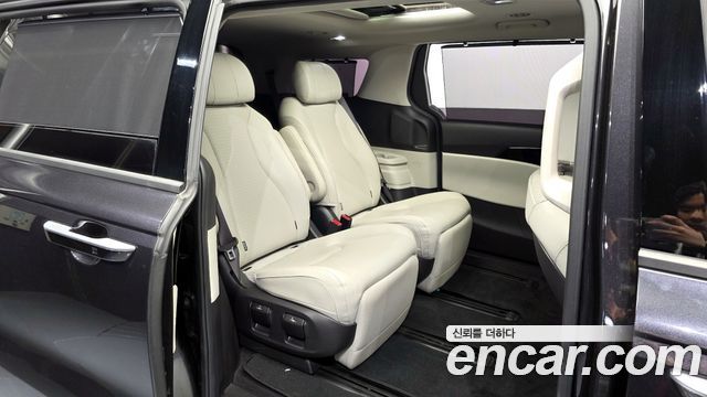 Kia Canival 2021 — photo 17