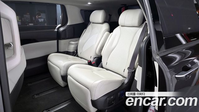 Kia Canival 2021 — photo 18