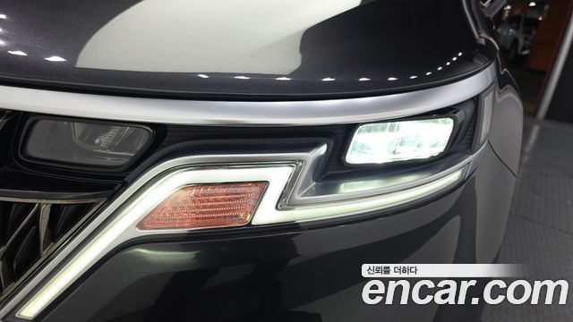 Kia Canival 2021 — photo 8