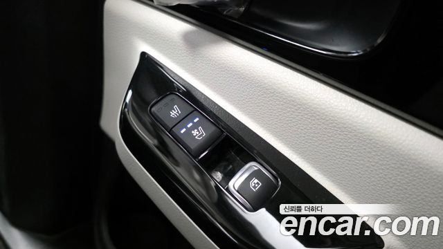 Kia Canival 2021 — photo 27