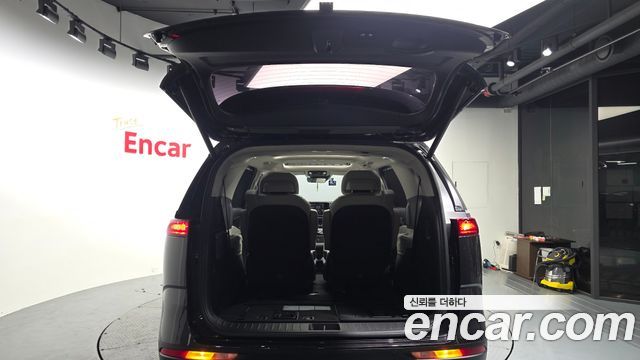 Kia Canival 2021 — photo 32