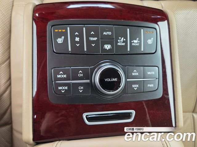 Hyundai Equus 2012 — photo 17