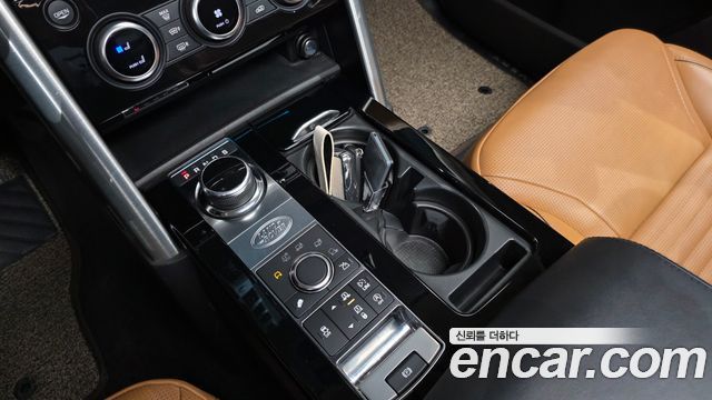 Land Rover Discovery 2017 — photo 12