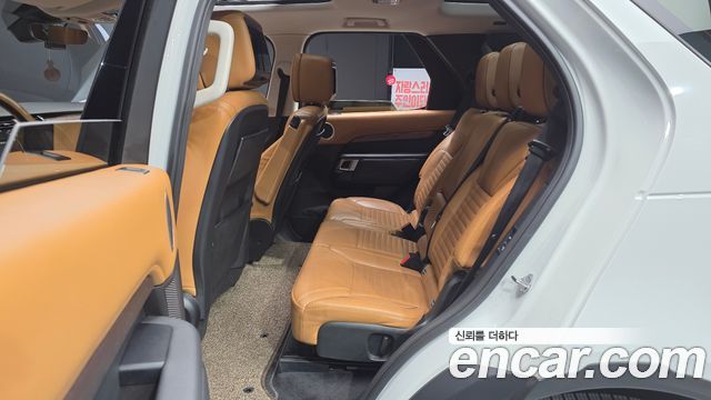 Land Rover Discovery 2017 — photo 18