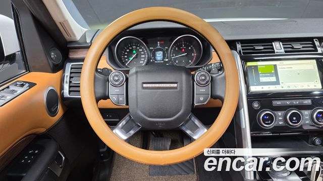 Land Rover Discovery 2017 — photo 19