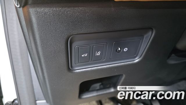 Land Rover Discovery 2017 — photo 22