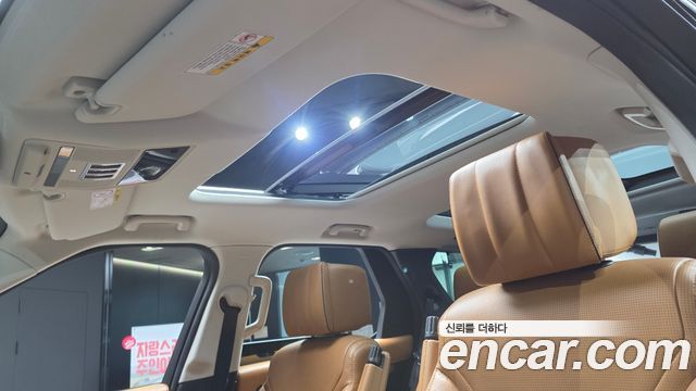Land Rover Discovery 2017 — photo 25