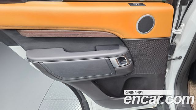 Land Rover Discovery 2017 — photo 15
