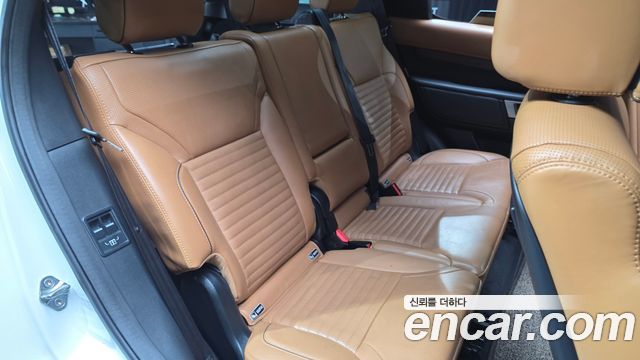 Land Rover Discovery 2017 — photo 16