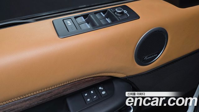 Land Rover Discovery 2017 — photo 27