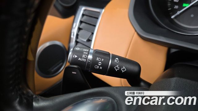 Land Rover Discovery 2017 — photo 28