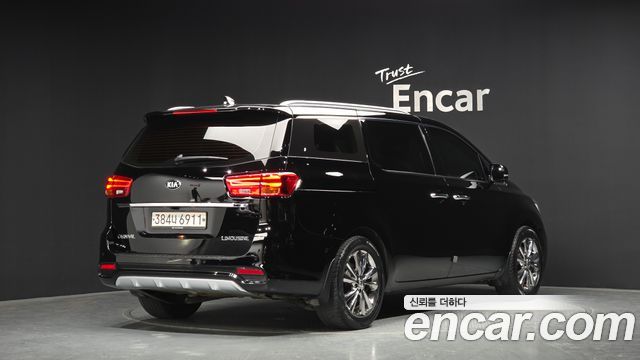 Kia Canival 2019 — photo 2