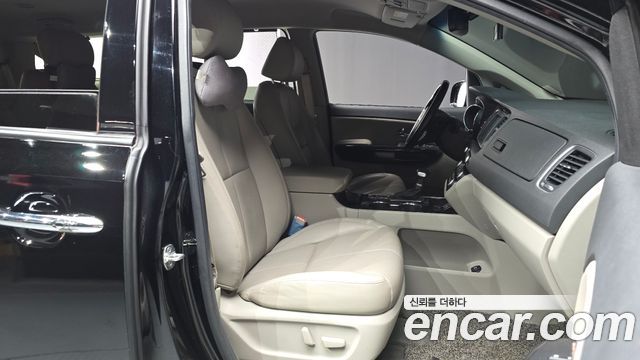 Kia Canival 2019 — photo 11