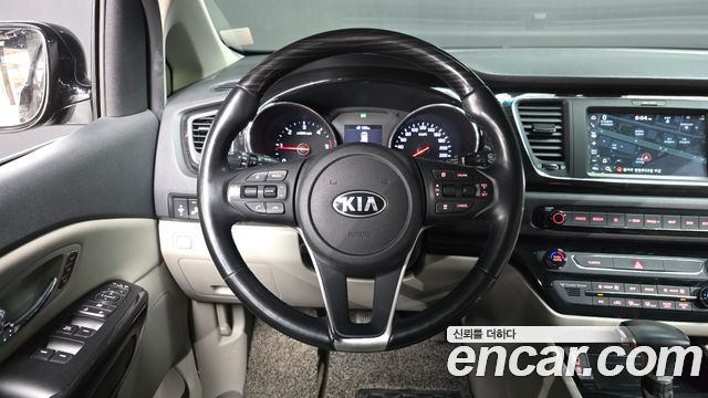 Kia Canival 2019 — photo 13
