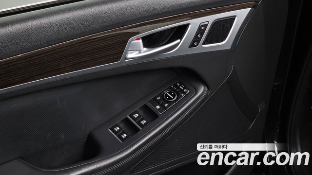 Genesis G80 2019 — photo 22