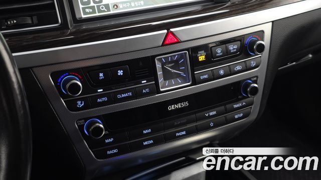 Genesis G80 2019 — photo 23