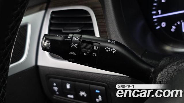 Genesis G80 2019 — photo 27