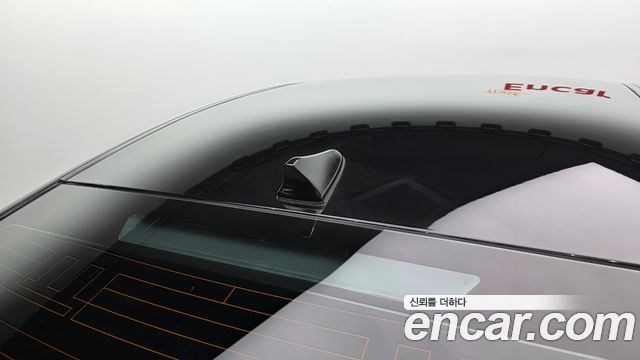 Genesis G80 2019 — photo 31