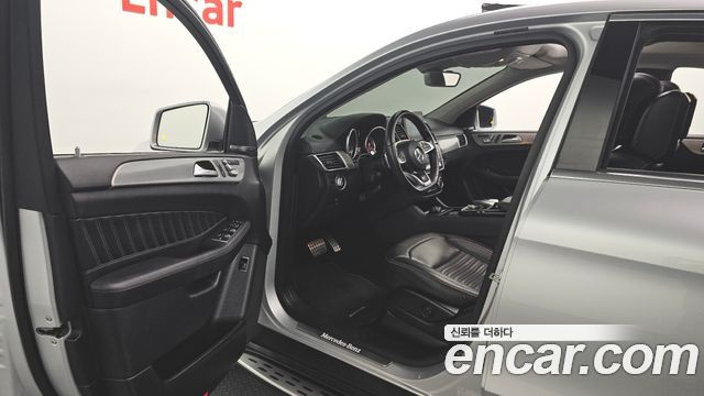 Mercedes-Benz GLE-Class 2017 — photo 10