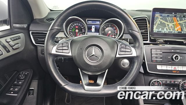Mercedes-Benz GLE-Class 2017 — photo 13