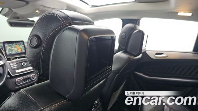 Mercedes-Benz GLE-Class 2017 — photo 17