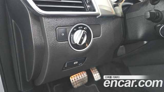 Mercedes-Benz GLE-Class 2017 — photo 20