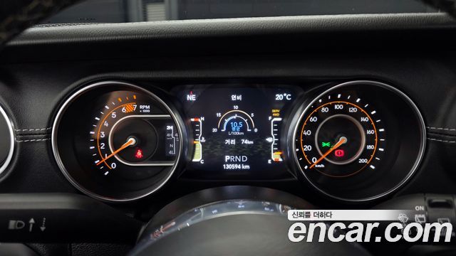 Jeep Wrangler 2021 — photo 8