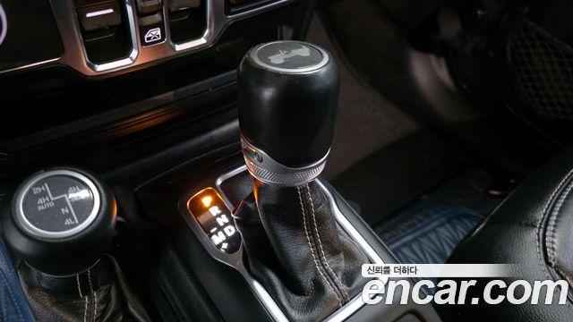 Jeep Wrangler 2021 — photo 9