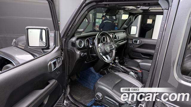 Jeep Wrangler 2021 — photo 10