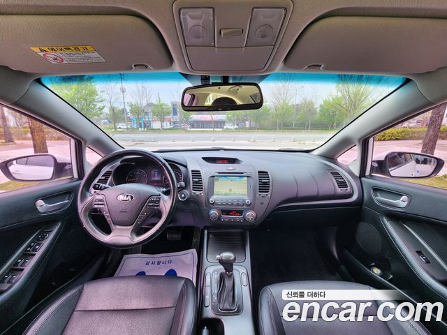 Kia K3 2015 — photo 9