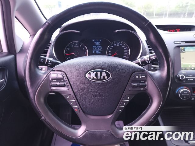 Kia K3 2015 — photo 13