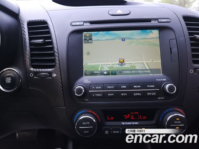 Kia K3 2015 — photo 16