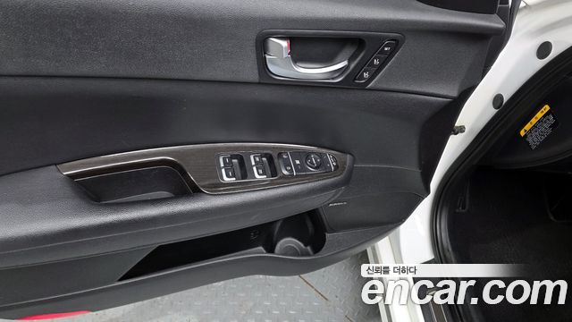 Kia K5 2019 — photo 17