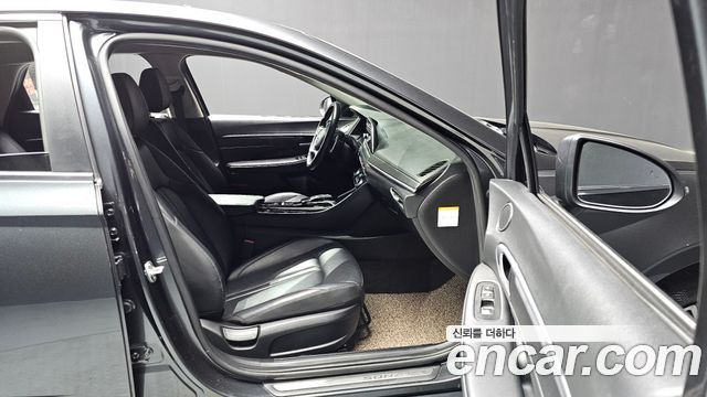 Hyundai Sonata 2022 — photo 17