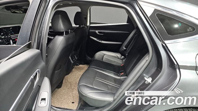 Hyundai Sonata 2022 — photo 16